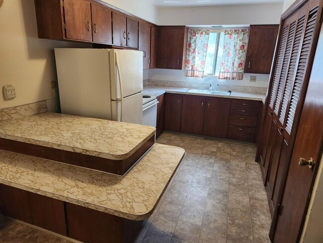 860 E 275 N in Logan, UT - Building Photo - Building Photo