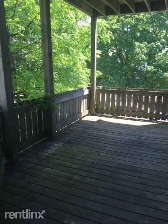 4 Adella Pl-Unit -# 2IG in Boston, MA - Foto de edificio - Building Photo