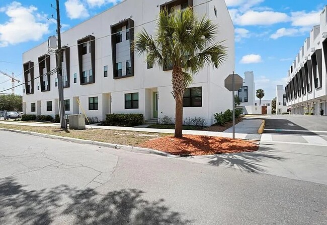 property at 1330 W Gray St