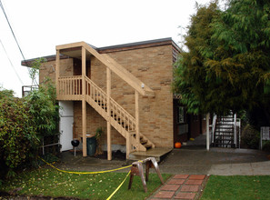 100 E Edgar St in Seattle, WA - Building Photo - Building Photo