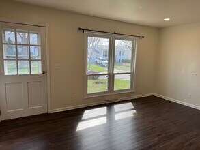 2319 Pinehurst St in Bettendorf, IA - Foto de edificio - Building Photo