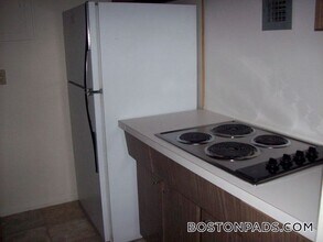 1455 Commonwealth Ave in Boston, MA - Foto de edificio - Building Photo