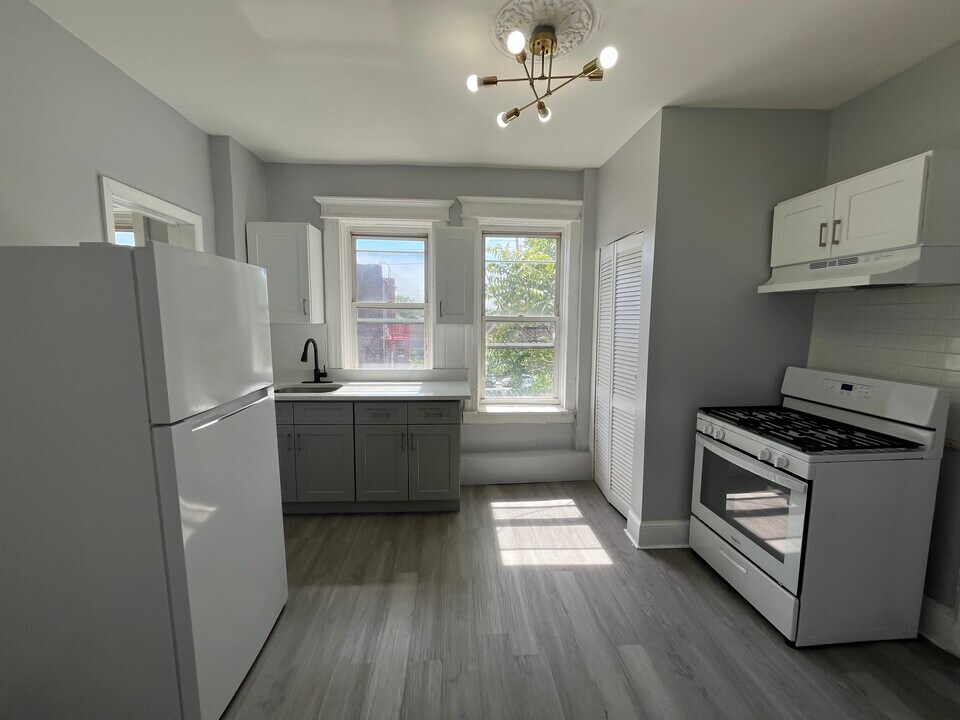 1595 John F Kennedy Blvd, Unit 4 in Jersey City, NJ - Building Photo