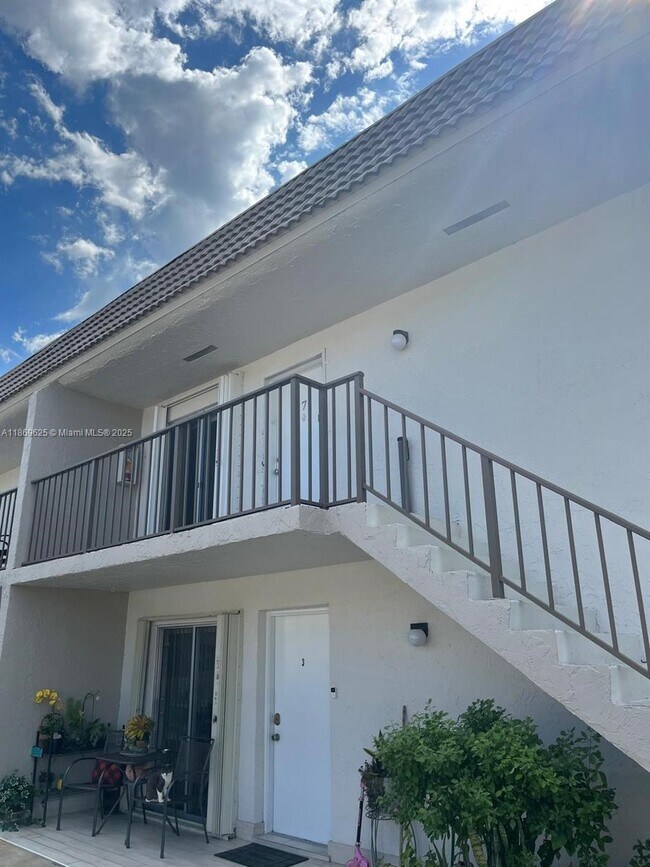 7071 SW 129th Ave in Miami, FL - Building Photo - Building Photo