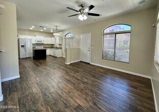 18250 N 32nd St in Phoenix, AZ - Building Photo - Building Photo