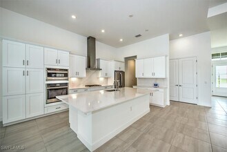 17211 Blue Sapphire Dr in Ft. Myers, FL - Building Photo - Building Photo