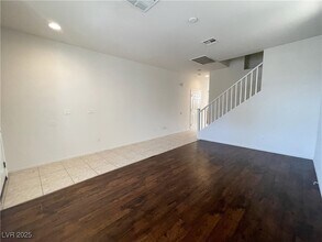 1838 Versante Ave in Las Vegas, NV - Foto de edificio - Building Photo
