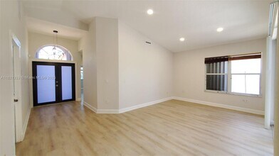 9794 NW 29th Terrace in Doral, FL - Building Photo - Building Photo