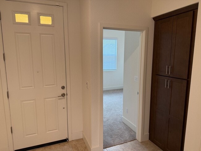 12832 Montbrook Way in Rancho Cordova, CA - Building Photo - Building Photo