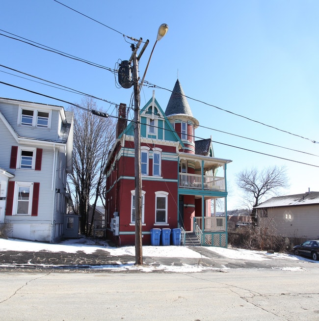 40 Linden St in Waterbury, CT - Building Photo - Building Photo