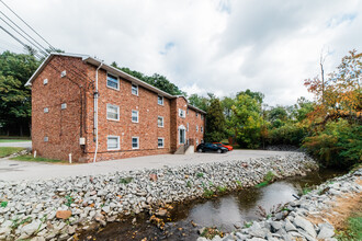 Brookside Apartments in Greensburg, PA - Building Photo - Building Photo