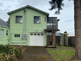 151 Kourt Dr in Eugene, OR - Building Photo