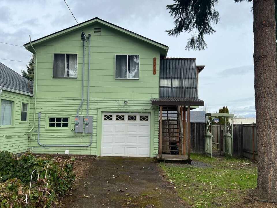 151 Kourt Dr in Eugene, OR - Building Photo