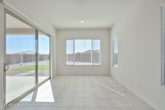 16685 W Questa Dr in Surprise, AZ - Building Photo - Building Photo