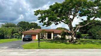 1771 NW 17th St in Homestead, FL - Building Photo