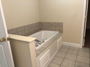 1507 Fox Run in Holts Summit, MO - Building Photo - Building Photo