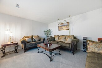 205 Orkney Pl in Newport News, VA - Building Photo - Building Photo