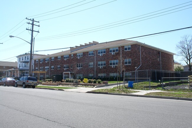 301 4th Ave in Asbury Park, NJ - Foto de edificio - Building Photo