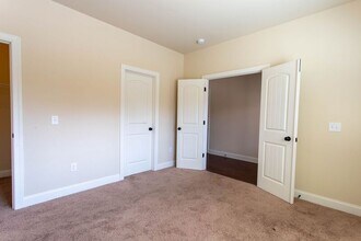 232 Towns Walk Dr in Athens, GA - Building Photo - Building Photo