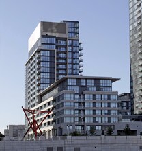 Luna and Luna Vista in Toronto, ON - Building Photo - Building Photo