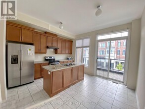 23 Hyderabad Ln in Markham, ON - Building Photo - Building Photo