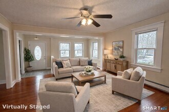 557 Strong St in East Haven, CT - Building Photo - Building Photo