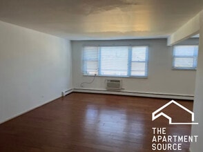 8644 Skokie Blvd in Skokie, IL - Building Photo - Building Photo