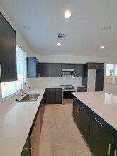 2889 E Escarpa Dr in Fresno, CA - Building Photo - Building Photo
