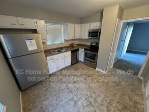 9338 Bluejacket St in Overland Park, KS - Building Photo - Building Photo