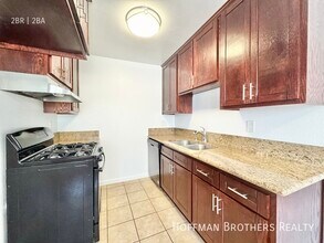 10206 Independence Ave in Los Angeles, CA - Building Photo - Building Photo