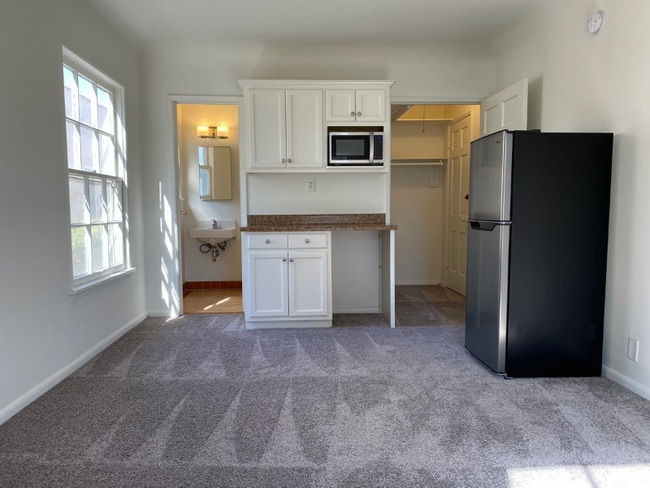 6160 Orange St in Los Angeles, CA - Building Photo - Building Photo