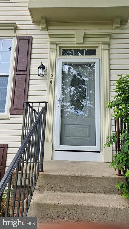 property at 24 Blackfoot Ct