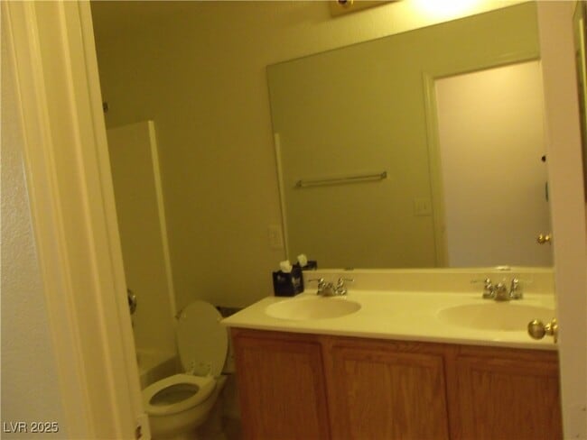 property at 2840 Woodland Park Ave