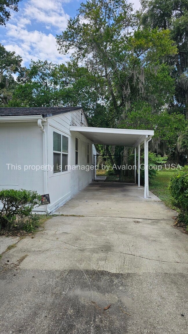 962 Cornwallis Dr in Jacksonville, FL - Foto de edificio - Building Photo