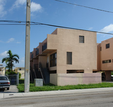 1737 SW 7th St in Miami, FL - Building Photo - Building Photo