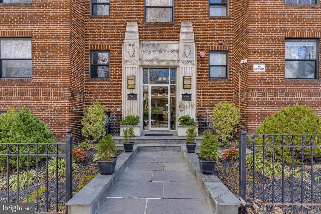 5611 5th St NW in Washington, DC - Building Photo