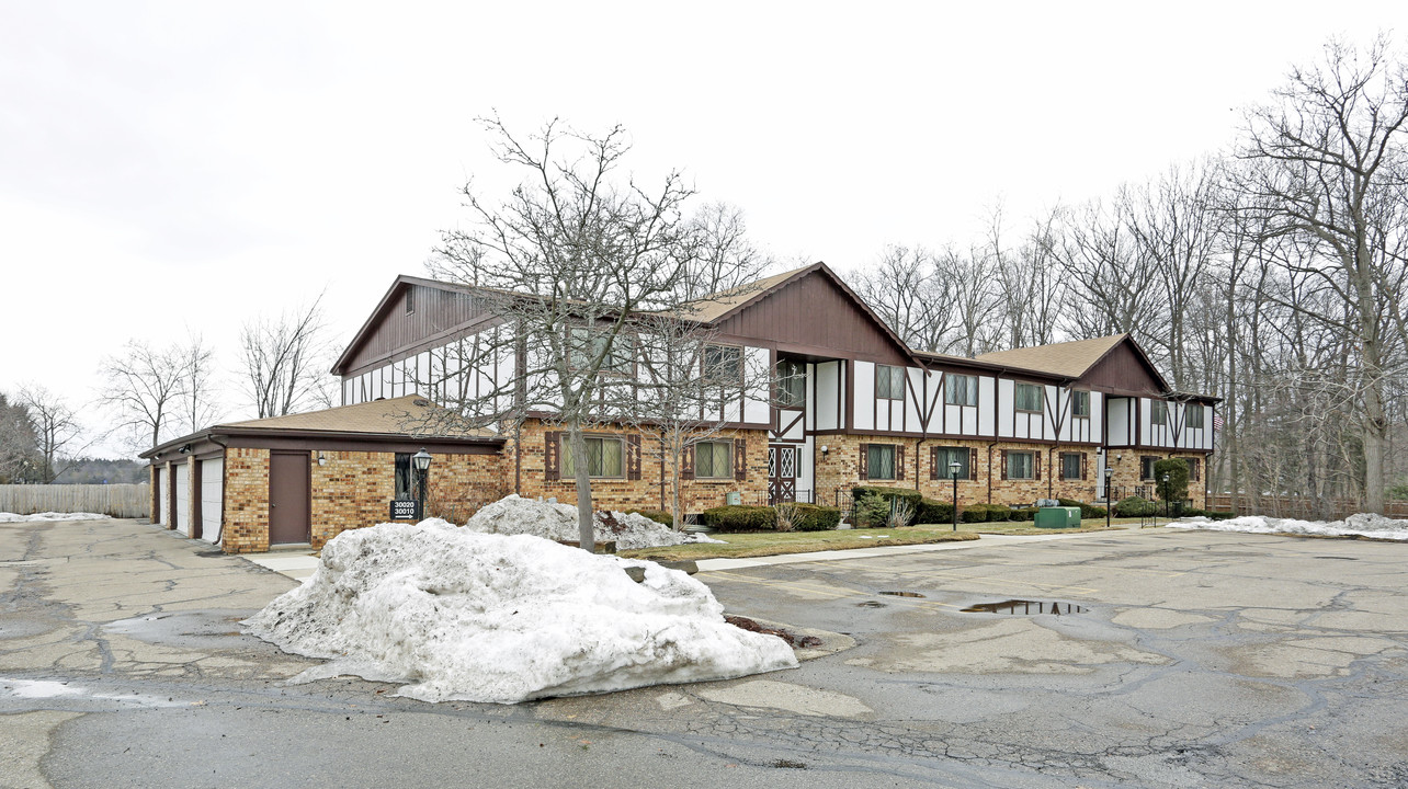 Wildbrook Condominiums in Southfield, MI - Foto de edificio