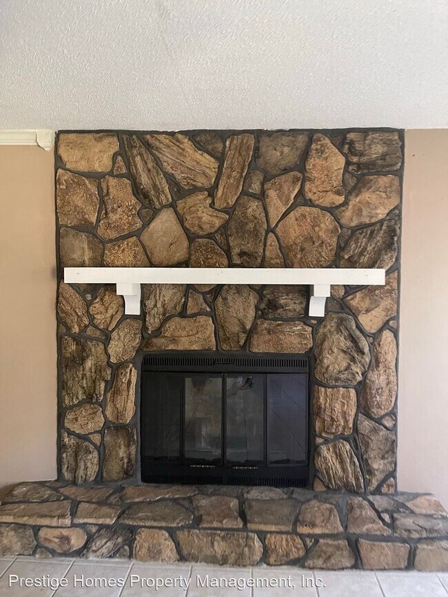 110 Crestview Dr photo'