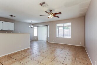 8745 W Tuckey Ln in Glendale, AZ - Building Photo - Building Photo