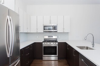 335 Central Ave in Jersey City, NJ - Building Photo - Interior Photo