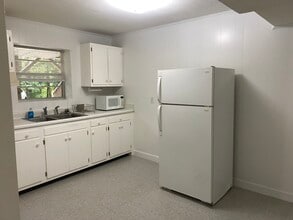 206 Oleander Rd in Carrboro, NC - Building Photo - Building Photo