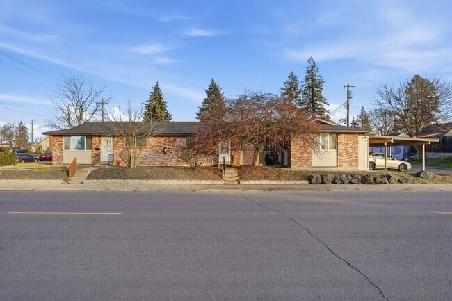 1334 W Garland Ave in Spokane, WA - Building Photo - Building Photo