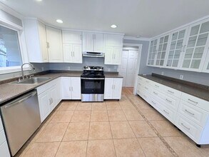 3046 NW 73rd St in Seattle, WA - Building Photo - Building Photo