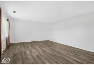 5215 Southdale Dr in Indianapolis, IN - Building Photo - Building Photo