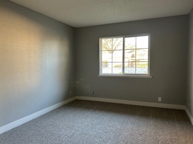 1181 Fulton Ave, Unit 50 in Sacramento, CA - Building Photo - Building Photo