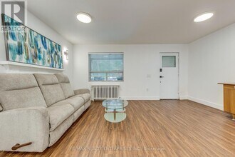 257-257 High Park Ave in Toronto, ON - Building Photo - Building Photo