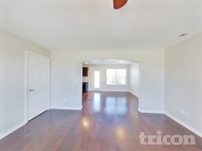 323 Stratford Park Blvd in Gallatin, TN - Building Photo - Building Photo