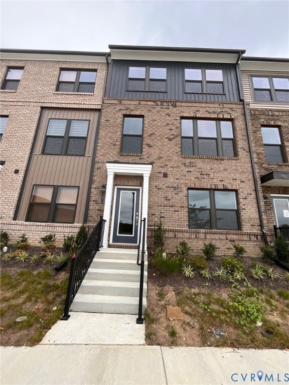 property at 9456 Alquist St