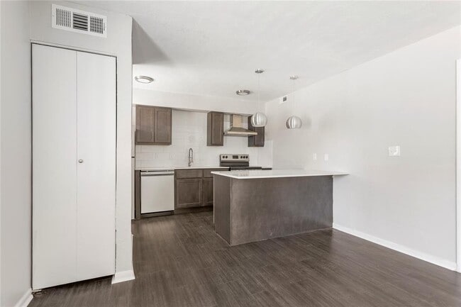 2810 Dorchester Dr in Oklahoma City, OK - Building Photo - Building Photo