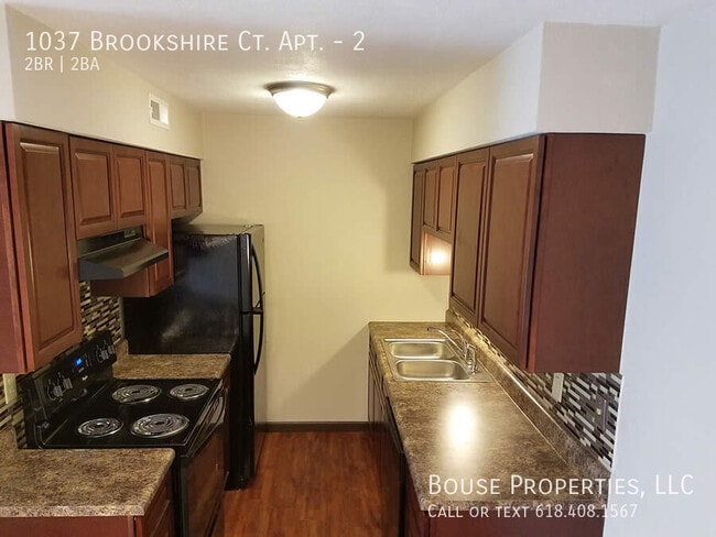 1037 Brookshire Ct in Belleville, IL - Building Photo - Building Photo